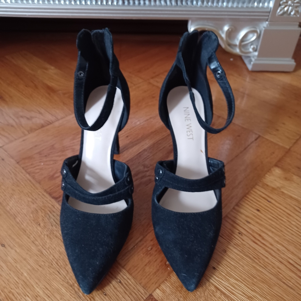 Nine West Black Pointed Toe Heels